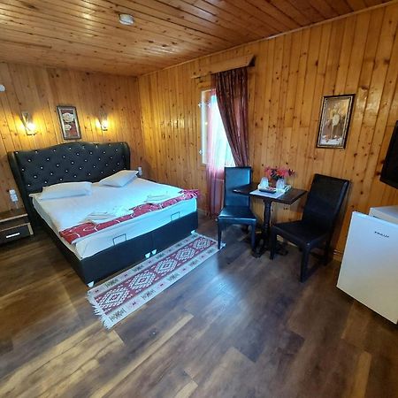 La Cristina Hotel Sinaia Bagian luar foto