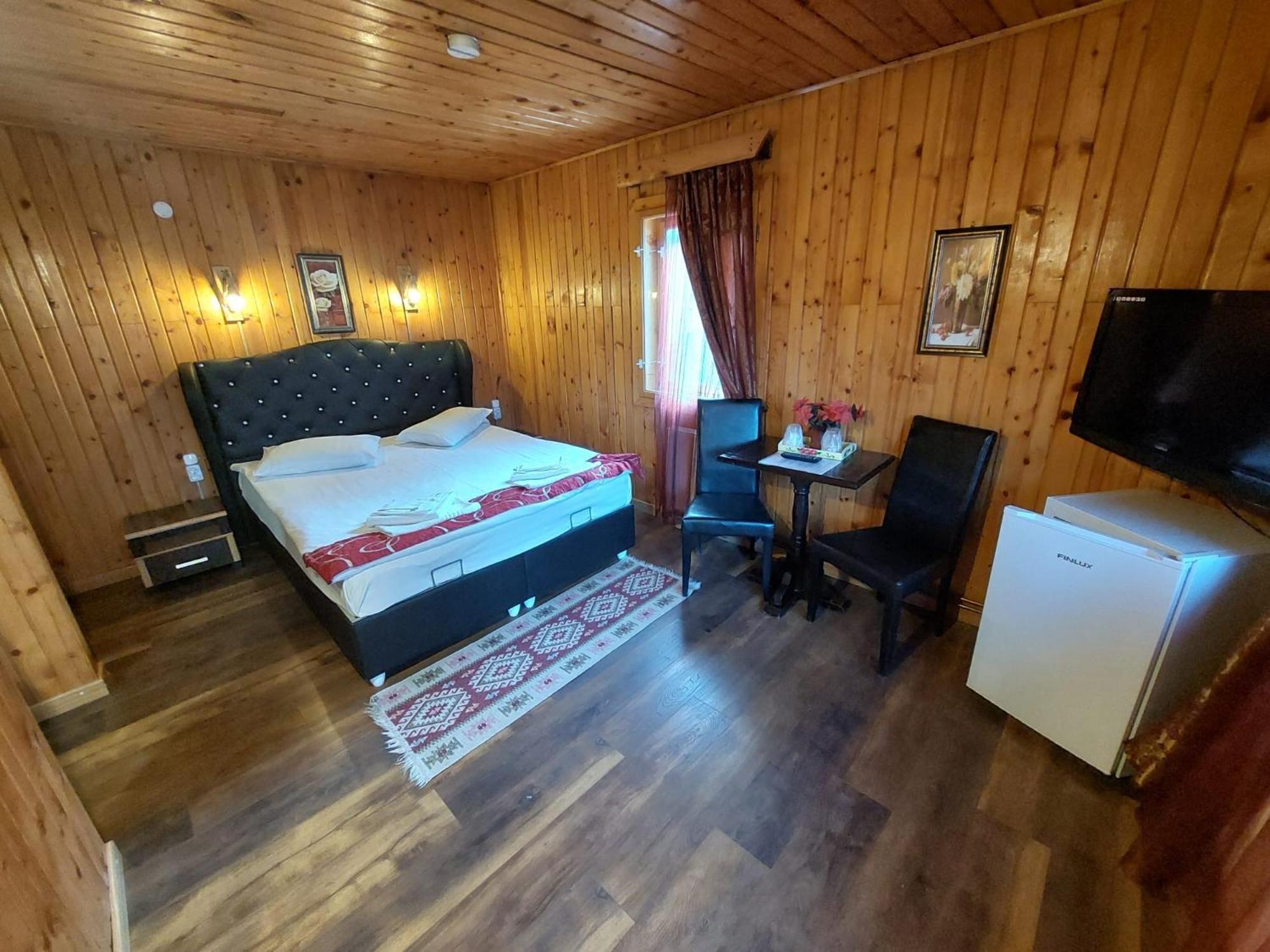La Cristina Hotel Sinaia Bagian luar foto