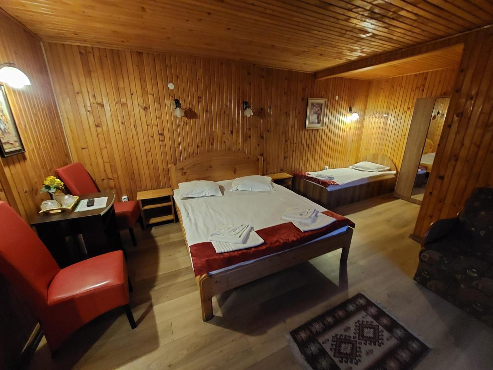 La Cristina Hotel Sinaia Bagian luar foto