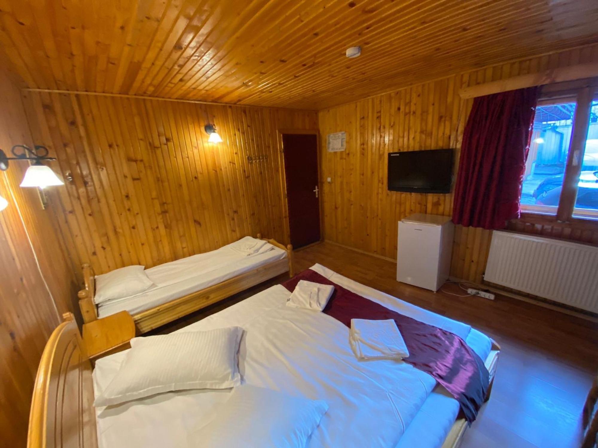 La Cristina Hotel Sinaia Bagian luar foto
