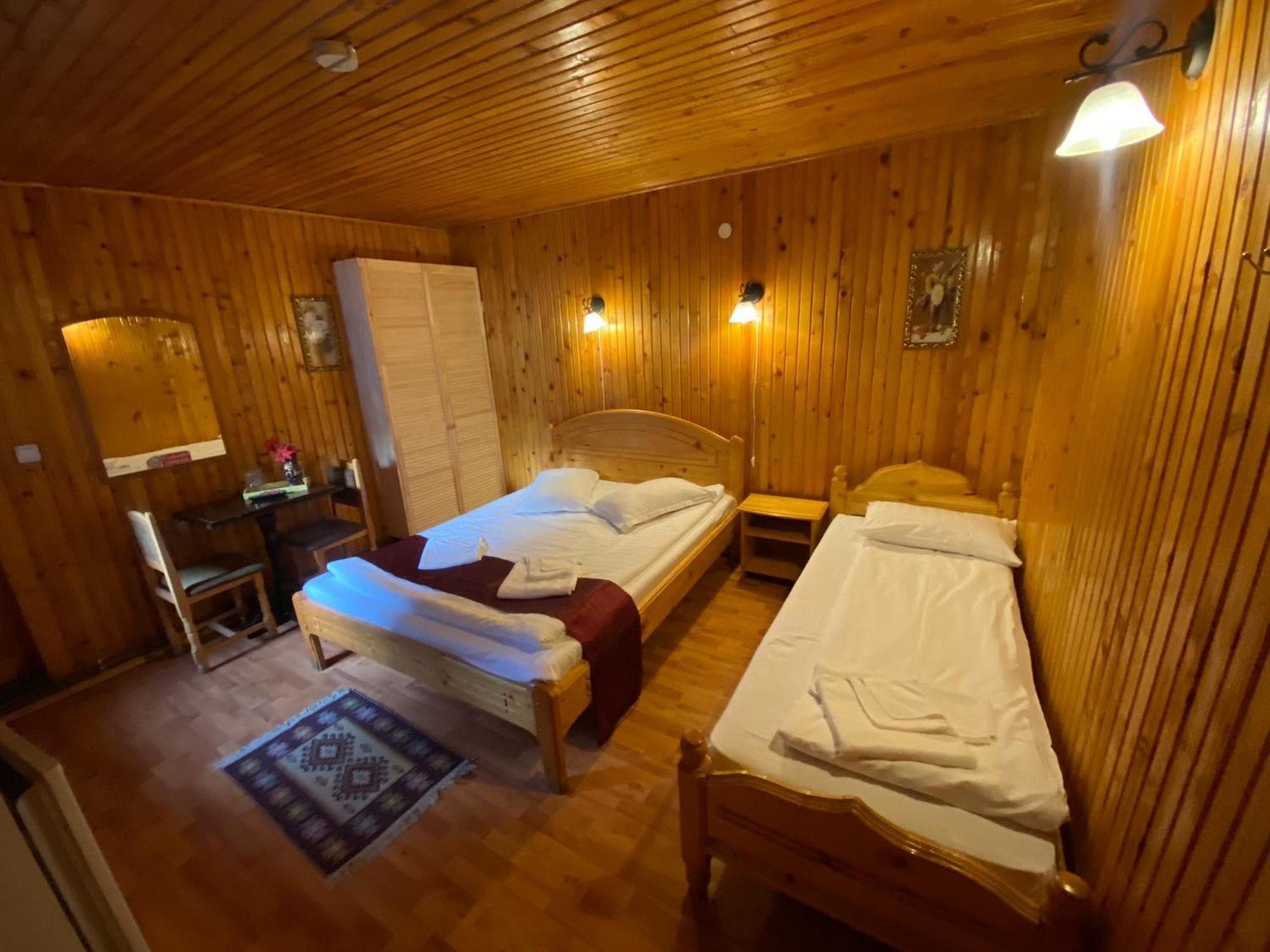 La Cristina Hotel Sinaia Bagian luar foto