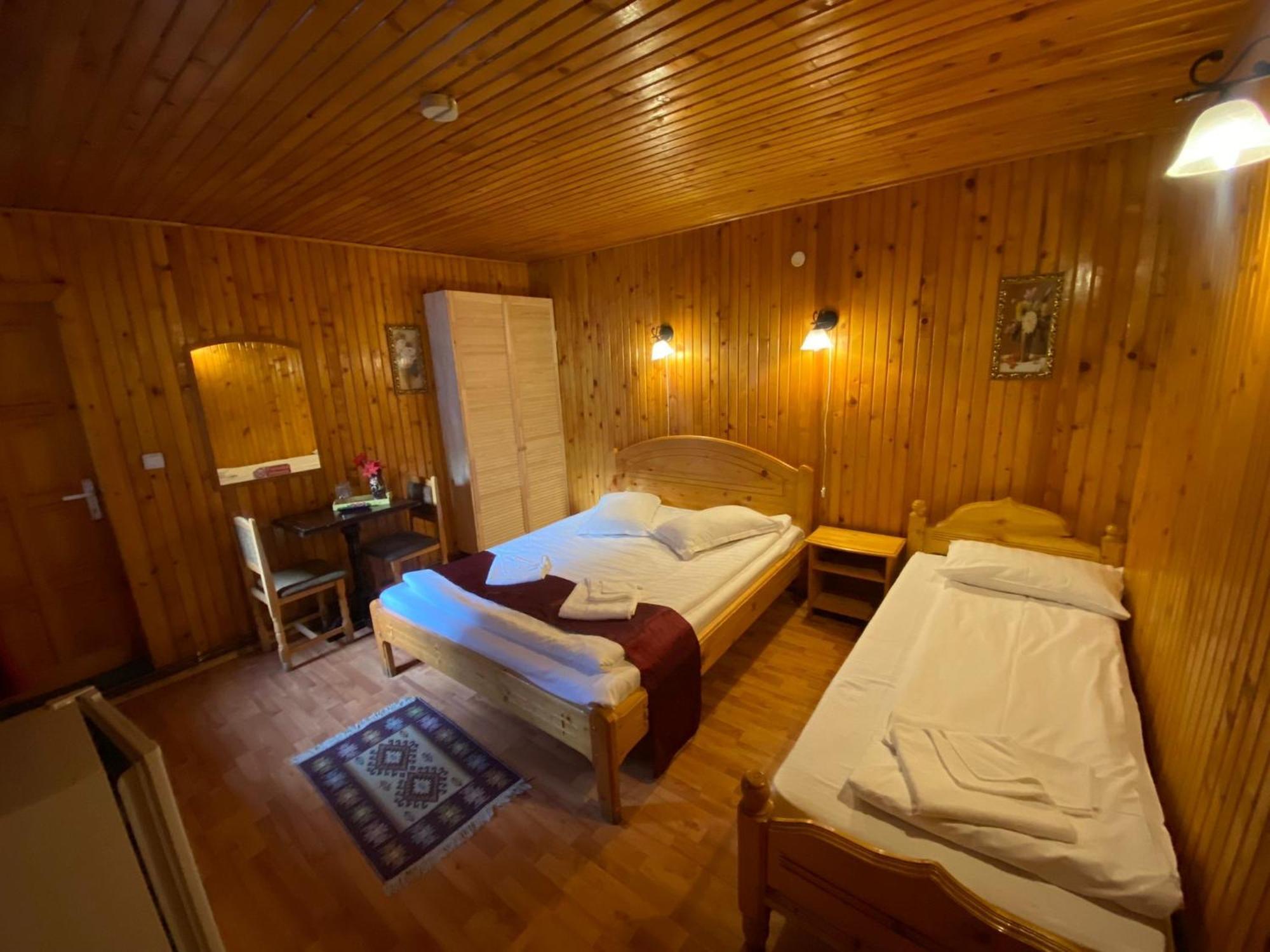 La Cristina Hotel Sinaia Bagian luar foto