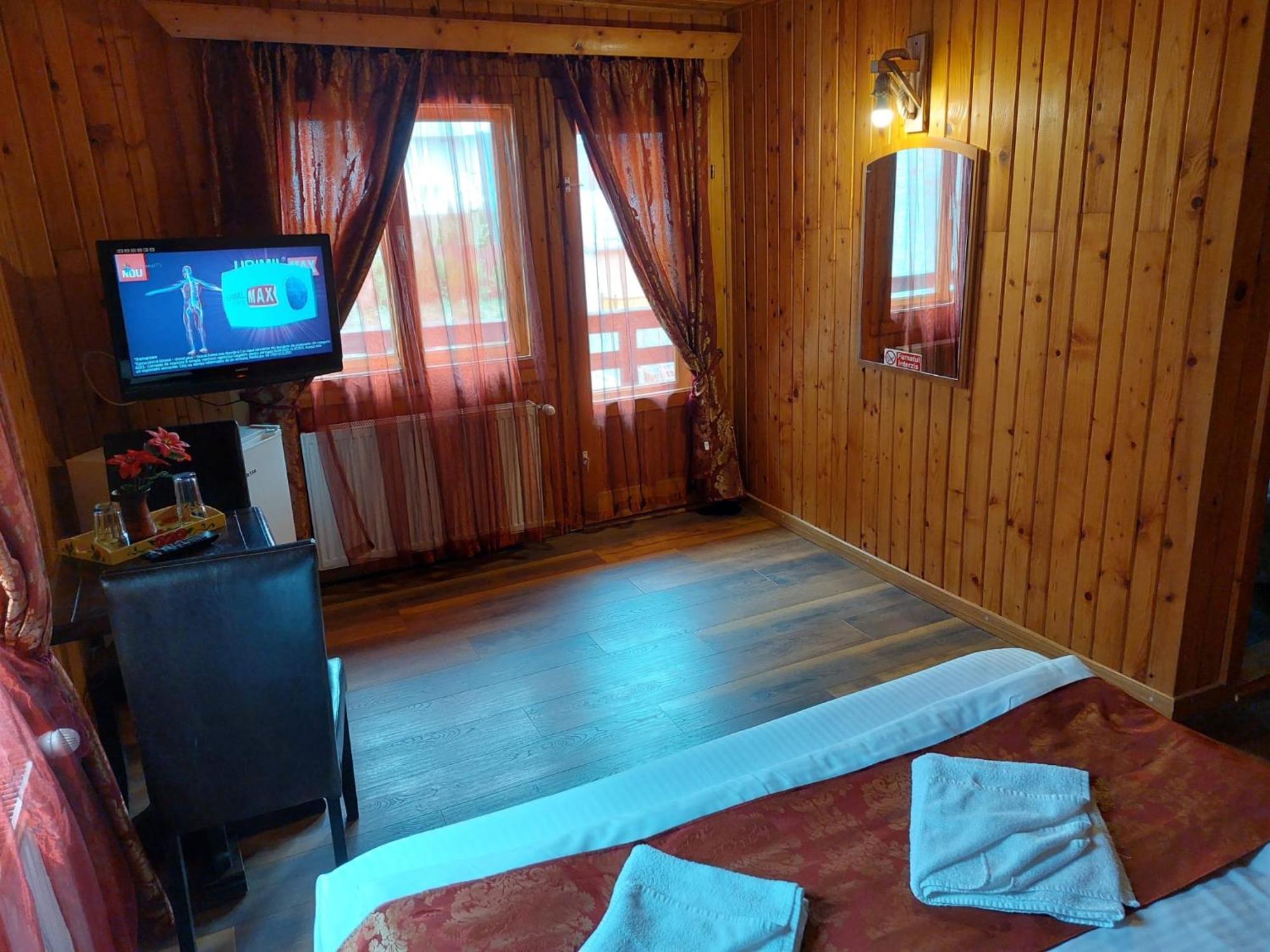 La Cristina Hotel Sinaia Bagian luar foto